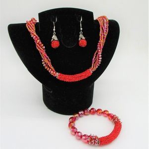 BEAUTIFUL sparkling red beaded necklace/Jewelry set